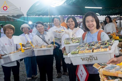 ภาพ No.297991:วันที่ 19 มกราคม พ.ศ. 2569 พิธีถวายภัตตาหารเป็นสังฆทาน แด่พระธรรมยาตรา ณ อนุสรณ์สถานบางปลา วัดบางปลา อำเภอบางเลน จังหวัดนครปฐม ในโครงการธรรมยาตรา กตัญญูบูชา มหาปูชนียาจารย์ พระมงคลเทพมุนี(สด จนฺทสโร) พระผู้ปราบมาร อนุสรณ์สถาน 7 แห่ง ปีที่ 14