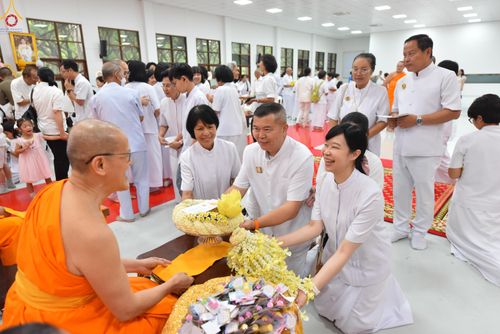ภาพ No.343008:วันอาทิตย์ที่ 9 สิงหาคม พ.ศ.2569 พิธีมอบพัด ตั้งฐานานุกรม พระราชภาวนาวชิรวิเทศ วิ. ณ ห้องอาคารปลูกศรัทธา 2 วัดพระธรรมกาย