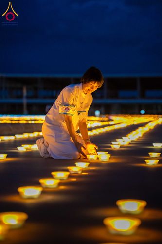 ภาพ No.345802:วันพฤหัสบดีที่ 27 สิงหาคม พ.ศ.2569 พิธีจุดประทีป เนื่องในวันธรรมชัย ณ วัดพระธรรมกาย ปทุมธานี
