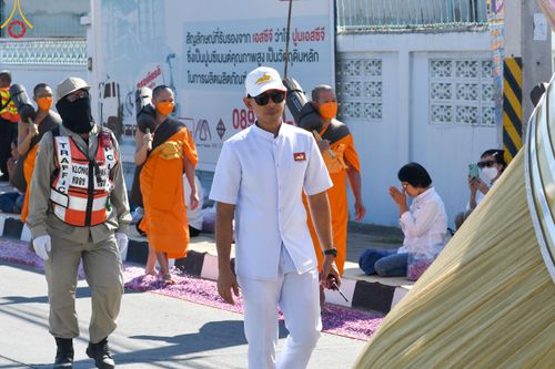 ภาพ No.105868:V.2 ทุ่มเท การเตรียมงาน เก็บงาน การรับบุญของเจ้าหน้าที่หน่วยงานต่างๆ เพื่อโครงการธรรมยาตรา กตัญญูบูชามหาปูชนียาจารย์ พระมงคลเทพมุนี (สด จนฺทสโร) พระผู้ปราบมาร อนุสรณ์สถาน 7 แห่ง ปีที่ 12 ระหว่างวันที่ 2 - 31 มกราคม พ.ศ.2567