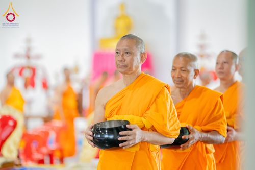 ภาพ No.336571:วันอาทิตย์ที่ 21 มิถุนายน 2569  พิธีตักบาตรพระใหม่ โครงการอุปสมบทหมู่ รุ่นผู้บริหาร  ณ วิหารคด วัดพระธรรมกาย