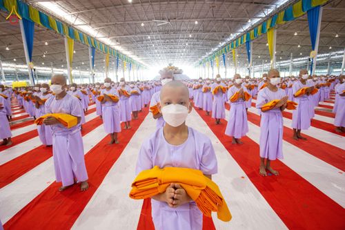 ภาพ No.79866:พิธีขอบรรพชา , พิธีคล้องอังสะ พิธีขอสรณคมน์และศีล , พิธีขอนิสสัย ในโครงการบรรพชาสามเณรฟื้นฟูพระพุทธศาสนาทั่วไทย วันเสาร์ที่ 8 เมษายน พ.ศ.2566