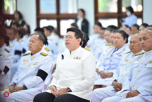 ภาพ No.344239:วันที่ 12 สิงหาคม พ.ศ. 2569  พสกนิกรชาวอำเภอคลองหลวง พร้อมใจร่วมพิธีสวดพระพุทธมนต์และทำบุญตักบาตรถวายพระราชกุศล เนื่องในวันคล้ายวันพระราชสมภพ สมเด็จพระบรมราชชนนีพันปีหลวง และวันแม่แห่งชาติ 12 สิงหาคม 2569