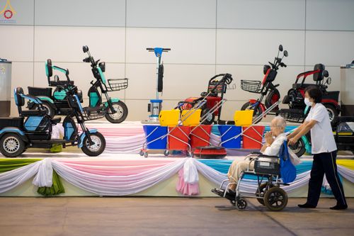 ภาพ No.280499:วันที่ 28 ธันวาคม พ.ศ.2568 พิธีถวายอุปกรณ์ทำความสะอาด ณ ห้องแก้วสารพัดนึก วัดพระธรรมกาย