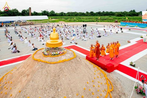 ภาพ No.346644:วันอาทิตย์ที่ 30 สิงหาคม พ.ศ.2569 พิธีทอดผ้าป่า สวดธรรมจักรกัปปวัตนสูตรกลั่นแผ่นดินโปรยรัตนชาติ  สถาปนาองค์พระเจดีย์เพื่อสร้างสันติภาพโลก  ณ ศูนย์ปฏิบัติธรรมพนมสารคาม (เพชรตะวัน) จังหวัดฉะเชิงเทรา