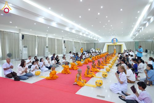 ภาพ No.319907:วันเสาร์ที่ 4 เมษายน พ.ศ.2569 พิธีตัดปอยผมและปลงผม พิธีขอขมาผู้ปกครองและมอบผ้าไตร พิธีบรรพชาและถวายบาตร ณ ศูนย์ปฏิบัติธรรมและศูนย์อบรมเยาวชนเพชรบุรี  ต.ท่าแลง อ.ท่ายาง จ.เพชรบุรี