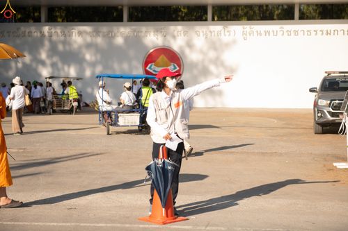 ภาพ No.301463:ภาพเบื้องหลังอาสาสมัครรวมใจ ชุดที่ 4 ในโครงการธรรมยาตรา กตัญญูบูชา มหาปูชนียาจารย์ พระมงคลเทพมุนี(สด จนฺทสโร) พระผู้ปราบมาร อนุสรณ์สถาน 7 แห่ง ปีที่ 14