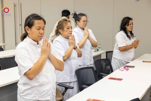 ภาพ No.324873:วันพฤหัสบดีที่ 23 เมษายน พ.ศ.2569  หลวงพ่อทัตตชีโว รองเจ้าอาวาสวัดพระธรรมกาย ถวายการต้อนรับและปฏิสันถารคณะชาวอินโดนีเซีย