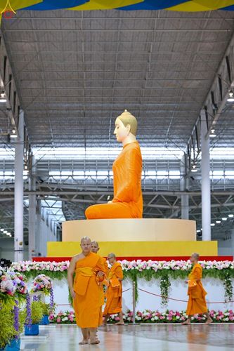 ภาพ No.345708:วันพฤหัสบดีที่ 27 สิงหาคม พ.ศ.2569 พิธีทอดผ้าป่าเพื่อถวายอุปกรณ์สื่อโสตทัศน์ อาคาร 82 ปี หลวงพ่อธัมมชโย พิธีทอดผ้าป่าสมทบกฐินวัดพระธรรมกาย และสมทบกฐิน 30,000 กว่าวัดทั่วไทย ครั้งที่ 1 ประจำปี พุทธศักราช 2569 ณ วัดพระธรรมกาย ปทุมธานี