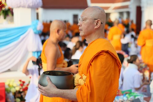 ภาพ No.297614:วันที่ 18 มกราคม พ.ศ. 2569 พิธีตักบาตรพระธรรมยาตรา ณ วัดโบสถ์บน ต.บางคูเวียง จ.นนทบุรี อนุสรณ์สถานลำดับที่ 4 สถานที่เกิดด้วยกายธรรม ในโครงการธรรมยาตรา กตัญญูบูชา มหาปูชนียาจารย์ พระมงคลเทพมุนี(สด จนฺทสโร) พระผู้ปราบมาร อนุสรณ์สถาน 7 แห่ง ปีที่ 14