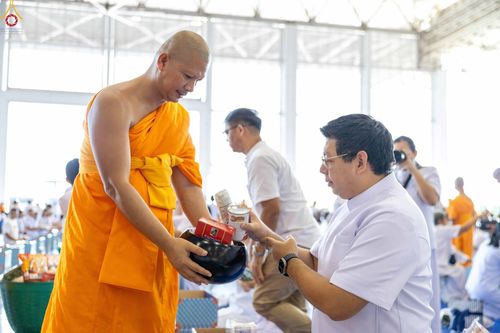 ภาพ No.345426:วันพฤหัสบดีที่ 27 สิงหาคม พ.ศ.2569 พิธีตักบาตรในวันธรรมชัย ณ สภาธรรมกายสากล วัดพระธรรมกาย ปทุมธานี