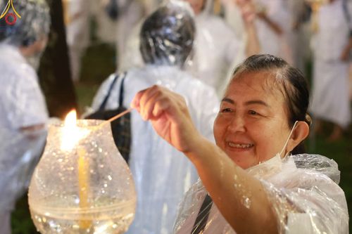 ภาพ No.89342:พิธีประดิษฐานรูปหล่อทองคำ  คุณยายอาจารย์มหารัตนอุบาสิกาจันทร์ ขนนกยูง ภายในมหาวิหารคุณยายอาจารย์ฯ เนื่องในวันครูผู้ค้นพบวิชชาธรรมกาย วันศุกร์ที่ 29 กันยายน พ.ศ. 2566 ณ วัดพระธรรมกาย จ.ปทุมธานี