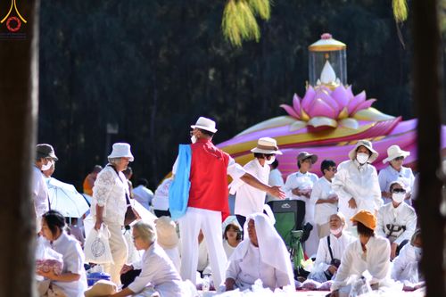 ภาพ No.105933:V.2 ทุ่มเท การเตรียมงาน เก็บงาน การรับบุญของเจ้าหน้าที่หน่วยงานต่างๆ เพื่อโครงการธรรมยาตรา กตัญญูบูชามหาปูชนียาจารย์ พระมงคลเทพมุนี (สด จนฺทสโร) พระผู้ปราบมาร อนุสรณ์สถาน 7 แห่ง ปีที่ 12 ระหว่างวันที่ 2 - 31 มกราคม พ.ศ.2567