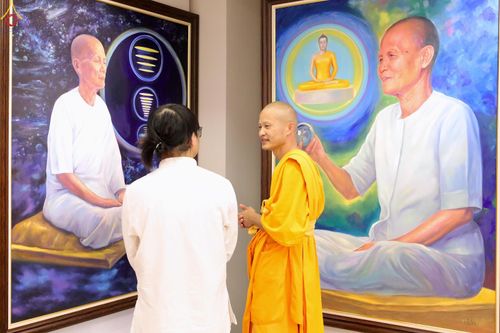 ภาพ No.345150:วันที่ 7 - 19 สิงหาคม พ.ศ.2569 ต้อนรับชาวต่างชาติเยี่ยมชมวัดพระธรรมกาย