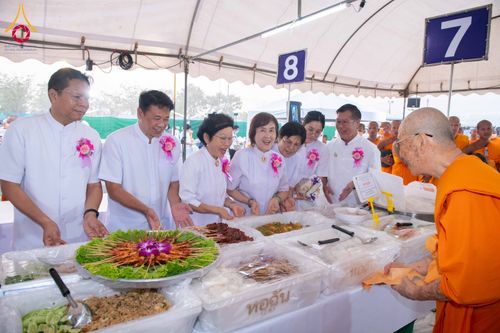 ภาพ No.299216:วันที่ 21 มกราคม พ.ศ. 2569 พิธีถวายภัตตาหารเป็นสังฆทาน แด่พระธรรมยาตรา ณ อนุสรณ์สถานบางปลา วัดบางปลา อำเภอบางเลน จังหวัดนครปฐม ในโครงการธรรมยาตรา กตัญญูบูชา มหาปูชนียาจารย์ พระมงคลเทพมุนี(สด จนฺทสโร) พระผู้ปราบมาร อนุสรณ์สถาน 7 แห่ง ปีที่ 14