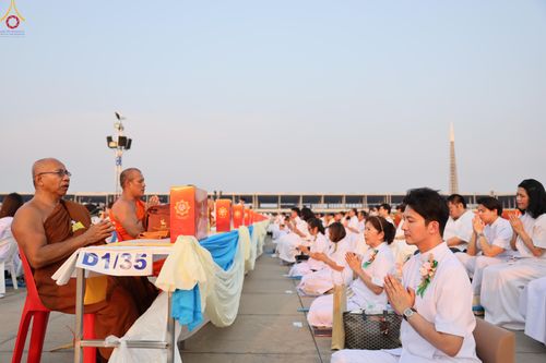 ภาพ No.324185:วันที่ 22 เมษายน พ.ศ.2569 (วันคุ้มครองโลก) พิธีถวายมหาสังฆทาน 40,000 กว่าวัดทั่วประเทศ ณ ลานธรรม พระมหาธรรมกายเจดีย์ วัดพระธรรมกาย