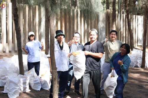 ภาพ No.296155:ภาพเบื้องหลังอาสาสมัครรวมใจ ชุดที่ 2 ในโครงการธรรมยาตรา กตัญญูบูชา มหาปูชนียาจารย์ พระมงคลเทพมุนี(สด จนฺทสโร) พระผู้ปราบมาร อนุสรณ์สถาน 7 แห่ง ปีที่ 14