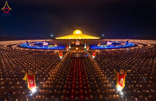 ภาพ No.312415:วันอังคารที่ 3 มีนาคม พ.ศ.2569 พิธีเวียนประทักษิณและจุดมาฆประทีป (ภาพชุดที่ 2) ณ ลานธรรมพระมหาธรรมกายเจดีย์ วัดพระธรรมกาย