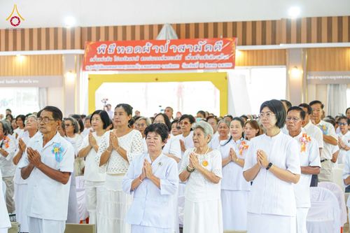 ภาพ No.346575:วันอาทิตย์ที่ 30 สิงหาคม พ.ศ.2569 พิธีทอดผ้าป่า สวดธรรมจักรกัปปวัตนสูตรกลั่นแผ่นดินโปรยรัตนชาติ  สถาปนาองค์พระเจดีย์เพื่อสร้างสันติภาพโลก  ณ ศูนย์ปฏิบัติธรรมพนมสารคาม (เพชรตะวัน) จังหวัดฉะเชิงเทรา