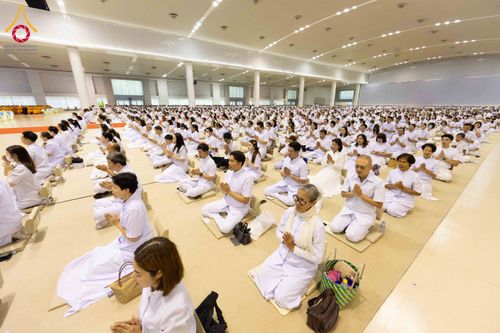 ภาพ No.308318:วันที่ 1  กุมภาพันธ์ พ.ศ. 2569 พิธีบูชาข้าวพระอาทิตย์ต้นเดือน ณ สภาธรรมกายสากล วัดพระธรรมกาย