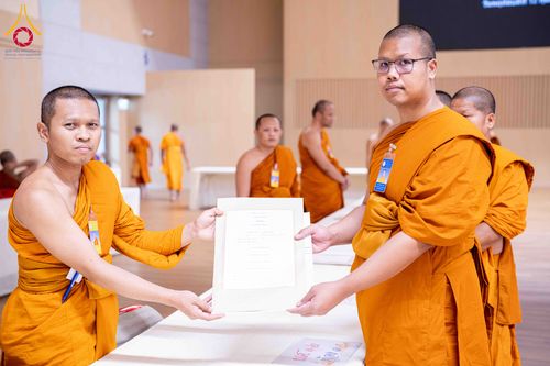 ภาพ No.309507:วันที่ 12 กุมภาพันธ์ พ.ศ. 2569 การสอบบาลีสนามหลวง ประจำปี 2569 ประโยค 1-2, ป.ธ.3/ ประโยค บ.ศ.1-2, บ.ศ.3 ณ สนามสอบประจำจังหวัดปทุมธานี แห่งที่ 2  วัดพระธรรมกาย อ.คลองหลวง จ.ปทุมธานี