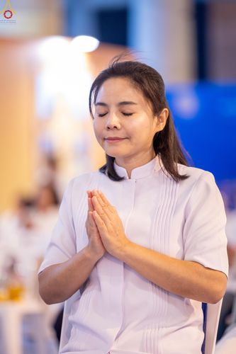 ภาพ No.280312:วันที่ 31 ธันวาคม พ.ศ.2568 -วันที่ 1 มกราคม พ.ศ.2569 พิธีฉลองชัยสวดมนต์บทธัมมจักกับปปวัตนสูตร ครบ 8,000,000,000 จบ , พิธีสวดมนต์ข้ามปี ณ วัดพระธรรมกาย