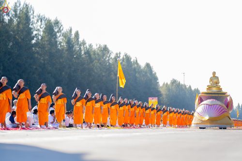 ภาพ No.287003:วันที่ 2 มกราคม พ.ศ.2569 พิธีต้อนรับพระธรรมยาตรา ครั้งที่ 1 (ภาพชุดที่ 2) ณ วัดพระธรรมกาย (วิหารหลวงปู่ - พระมหาธรรมกายเจดีย์)