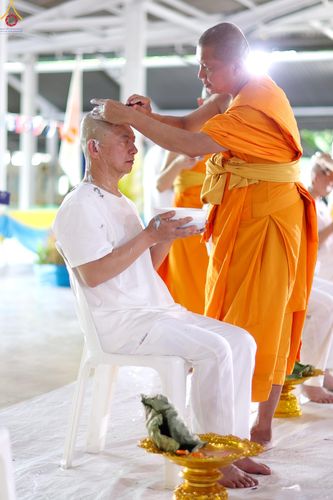 ภาพ No.338359:วันอาทิตย์ที่ 5 กรกฎาคม พศ.2569 พิธีตัดปอยผมธรรมทายาทนานาชาติ IDOP รุ่นที่ 21 จากประเทศจีน มาเลเซีย สิงคโปร์ และไต้หวัน ณ โถงช้าง วัดพระธรรมกาย