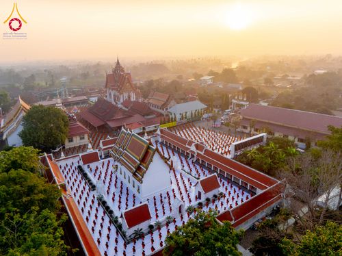 ภาพ No.297399:วันที่ 15 มกราคม พ.ศ.2569 พระธรรมยาตราปฏิบัติธรรมและถ่ายภาพหมู่ประวัติศาสตร์ อนุสรณ์สถานลำดับที่ 4 สถานที่เกิดด้วยกายธรรม  ณ วัดโบสถ์บน ต.บางคูเวียง จ.นนทบุรี ในโครงการธรรมยาตรา กตัญญูบูชา มหาปูชนียาจารย์ พระมงคลเทพมุนี(สด จนฺทสโร) พระผู้ปราบมาร อนุสรณ์ส