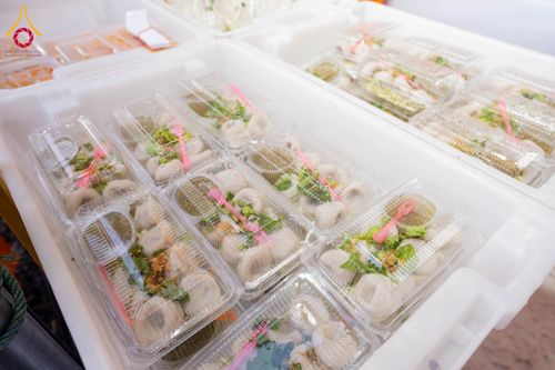 ภาพ No.295906:วันที่ 17 มกราคม พ.ศ. 2569 พิธีถวายภัตตาหารเป็นสังฆทาน แด่พระธรรมยาตรา ณ วัดโบสถ์บน ต.บางคูเวียง จ.นนทบุรี อนุสรณ์สถานลำดับที่ 4 สถานที่เกิดด้วยกายธรรม ในโครงการธรรมยาตรา กตัญญูบูชา มหาปูชนียาจารย์ พระมงคลเทพมุนี(สด จนฺทสโร) พระผู้ปราบมาร อนุสรณ์สถาน 7 แ