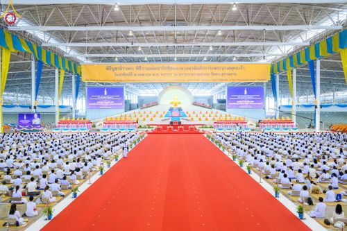 ภาพ No.78931:พิธีตักบาตร ข้าวสารอาหารแห้ง พิธีบูชาข้าวพระ ในวันอาทิตย์ต้นเดือนที่ 2 เมษายน พ.ศ. 2566