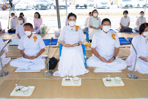 ภาพ No.74365:พิธีถวายภัตตาหารเป็นสังฆทาน แด่คณะพระธรรมยาตราฯ ในโครงการธรรมยาตรากตัญญูบูชา มหาปูชนียาจารย์ พระมงคลเทพมุนี(สด จนฺทสโร) พระผู้ปราบมาร อนุสรณ์สถาน 7 แห่ง ปีที่ 11 วันที่ 26 มกราคม พ.ศ. 2566