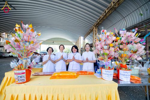 ภาพ No.298867:วันที่ 16 มกราคม พ.ศ. 2569 พิธีทอดผ้าป่าทำนุบำรุงศาสนสถาน ณ วัดอัมพวัน ต.บางม่วง อ.บางใหญ่ จ.นนทบุรี ในโครงการธรรมยาตรา กตัญญูบูชา มหาปูชนียาจารย์ พระมงคลเทพมุนี(สด จนฺทสโร) พระผู้ปราบมาร อนุสรณ์สถาน 7 แห่ง ปีที่ 14