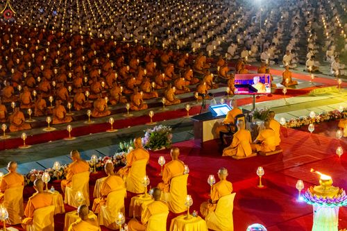 ภาพ No.308166:วันที่ 31 มกราคม พ.ศ. 2569 พิธีจุดประทีปธรรมถวายเป็นพุทธบูชา  และบูชาธรรมมหาปูชนียาจารย์ (ภาพชุดที่ 3) ณ วัดพระธรรมกาย ปทุมธานี ในโครงการธรรมยาตรา กตัญญูบูชา มหาปูชนียาจารย์ พระมงคลเทพมุนี(สด จนฺทสโร) พระผู้ปราบมาร อนุสรณ์สถาน 7 แห่ง ปีที่ 14