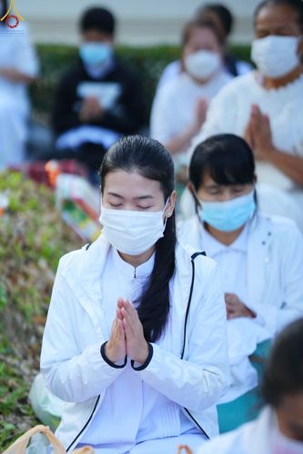 ภาพ No.73650:พิธีตักบาตรพระธรรมยาตราฯ ในโครงการธรรมยาตรากตัญญูบูชา มหาปูชนียาจารย์ พระมงคลเทพมุนี(สด จนฺทสโร) พระผู้ปราบมาร ปีที่ 11 ณ อนุสรณ์สถานลำดับที่ 4 สถานที่เกิดด้วยกายธรรม วัดโบสถ์ (บน) บางคูเวียง อ.บางกรวย จ.นนทบุรี วันที่ 22 มกราคม พ.ศ. 2566