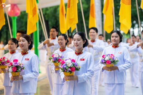 ภาพ No.350736:วันที่ 19 กันยายน พ.ศ.2569 พิธีบรรพชาอุปสมบท โครงการอุปสมบทหมู่บูชาธรรม ครบรอบ 109 ปี วันครูผู้ค้นพบวิชชาธรรมกาย ณ โบสถ์พระไตรปิฏก วัดพระธรรมกาย