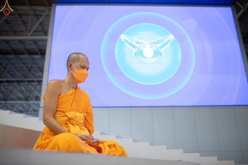 ภาพ No.65143:พิธีบูชาข้าวพระ และสาธุชนปฏิบัติธรรมร่วมกัน ในวันอาทิตย์ต้นเดือนที่ 4 ธันวาคม พ.ศ. 2565 ณ วัดพระธรรมกาย จ.ปทุมธานี