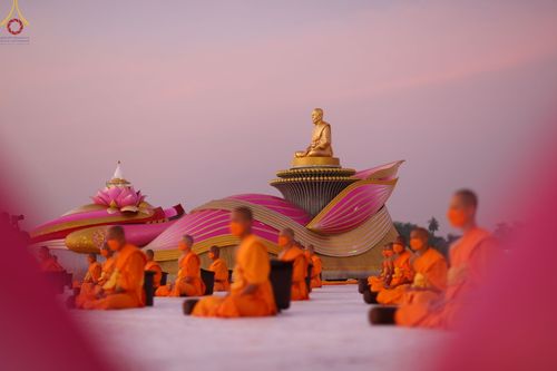 ภาพ No.74224:พุทธบุตรธรรมยาตรา ปฏิบัติธรรมและบันทึกภาพประวัติศาสตร์ ในโครงการธรรมยาตรากตัญญูบูชา มหาปูชนียาจารย์ พระมงคลเทพมุนี(สด จนฺทสโร) พระผู้ปราบมาร อนุสรณ์สถาน 7 แห่ง ปีที่ 11 ณ อนุสรณ์สถานบางปลา อ.บางเลน จ.นครปฐม วันที่ 23 มกราคม พ.ศ. 2566