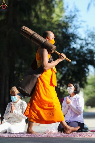 ภาพ No.70655:พิธีต้อนรับพระธรรมยาตรา ในโครงการธรรมยาตรากตัญญูบูชา มหาปูชนียาจารย์ พระมงคลเทพมุนี(สด จนฺทสโร) พระผู้ปราบมาร อนุสรณ์สถาน 7 แห่ง ปีที่ 11 วันที่ 14 มกราคม พ.ศ. 2566 ณ อนุสรณ์สถานลำดับที่ 3 สถานที่เกิดในเพศสมณะ วัดสองพี่น้อง อ.สองพี่น้อง จ.สุพรรณบุรี