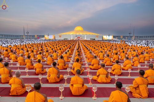 ภาพ No.75380:พิธีจุดประทีปถวายเป็นพุทธบูชา และบูชาธรรมมหาปูชนียาจารย์ ในโครงการธรรมยาตรากตัญญูบูชา มหาปูชนียาจารย์ พระมงคลเทพมุนี(สด จนฺทสโร) พระผู้ปราบมาร ปีที่ 11 ณ อนุสรณ์สถานลำดับที่ 7 สถานที่ขยายวิชชาธรรมกาย วัดพระธรรมกาย จ.ปทุมธานี วันที่ 31 มกราคม พ.ศ. 2566