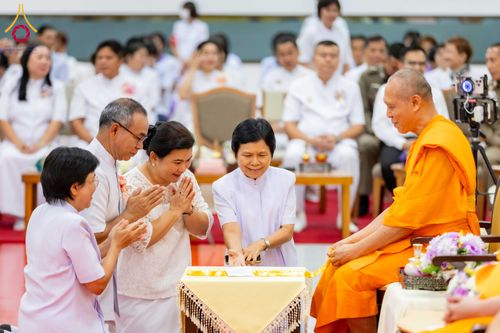 ภาพ No.316188:วันเสาร์ที่ 28 มีนาคม พ.ศ. 2569 พิธีบำเพ็ญกุศล คุณพ่อณรงค์ จินตมากุล  สิริอายุ 99 ปี 11 เดือน โยมบิดา พระครูปลัดรัตนวีรวัฒน์ (รังสฤษดิ์ อิทฺธิจินตโก) ที่ปรึกษาเจ้าคณะจังหวัดปทุมธานี เจ้าอาวาสวัดพระธรรมกาย  ณ ห้องปลูกศรัทธา 2 วัดพระธรรมกาย ปทุมธานี