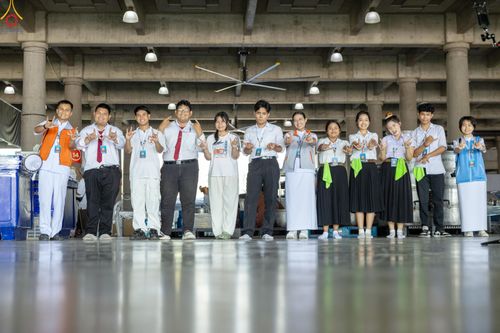 ภาพ No.323688:วันที่ 22 เมษายน พ.ศ.2569(วันคุ้มครองโลก) งานถวายมหาสังฆทาน 40,000 กว่าวัดทั่วประเทศ คณะสงฆ์ฉันภัตตาหารเพล