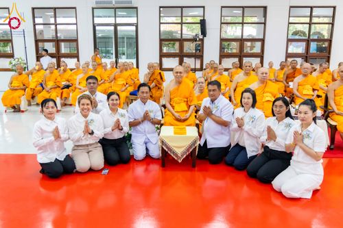 ภาพ No.316088:วันศุกร์ที่ 27 มีนาคม พ.ศ. 2569 พิธีบำเพ็ญกุศล คุณพ่อณรงค์ จินตมากุล  สิริอายุ 99 ปี 11 เดือน โยมบิดา พระครูปลัดรัตนวีรวัฒน์ (รังสฤษดิ์ อิทฺธิจินตโก) ที่ปรึกษาเจ้าคณะจังหวัดปทุมธานี เจ้าอาวาสวัดพระธรรมกาย  ณ ห้องปลูกศรัทธา 2 วัดพระธรรมกาย ปทุมธานี