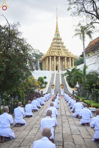 ภาพ No.65520:พิธีเวียนประทักษิณ และขอขมามอบผ้าไตร รุ่นบูชาธรรมมหาปูชนียาจารย์  ปี ๒๕๖๕ ณ วัดพระพุทธบาทราชวรมหาวิหาร  อ.พระพุทธบาท จ.สระบุรี วันเสาร์ที่ ๒๐ พฤศจิกายน พ.ศ. ๒๕๖๕