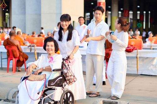 ภาพ No.324929:วันที่ 22 เมษายน พ.ศ.2569 (วันคุ้มครองโลก) พิธีถวายมหาสังฆทาน 40,000 กว่าวัดทั่วประเทศ (ชุดที่ 2) ณ ลานธรรม พระมหาธรรมกายเจดีย์ วัดพระธรรมกาย