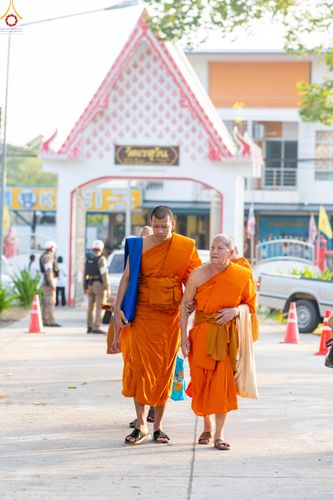 ภาพ No.339119:วันเสาร์ที่ 27 มิถุนายน พ.ศ. 2569 พิธีตักบาตรแด่คณะสงฆ์ 323 วัด 4 จังหวัดชายแดนภาคใต้ พิธีถวายสังฆทานแด่คณะสงฆ์ 323 วัด ปีที่ 22 ครั้งที่ 187 พิธีมอบกองทุนหนุนแรงใจช่วยครูใต้ ปีที่ 19 ครั้งที่ 150 และพิธีทำบุญอุทิศส่วนกุศลให้ผู้วายชนม์