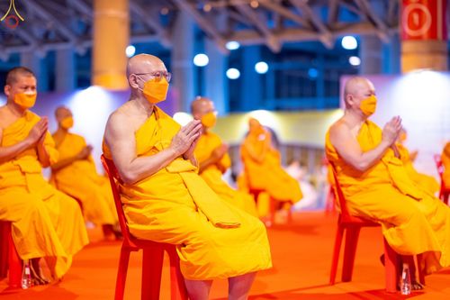 ภาพ No.68609:พิธีสวดมนต์ข้ามปี วันที่ 31 ธันวาคม พ.ศ. 2565 ณ มหารัตนวิหารคด วัดพระธรรมกาย จ.ปทุมธานี