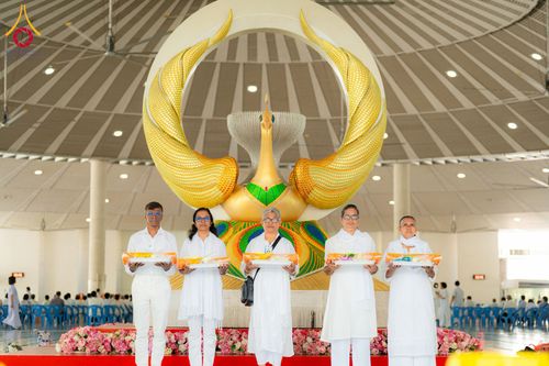 ภาพ No.342418:วันที่ 31 กรกฎาคม พ.ศ. 2569  ต้อนรับคณะแสวงบุญชาวศรีลังกา 31 ท่าน เยี่ยมชมวัดพระธรรมกาย