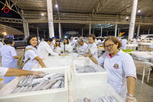 ภาพ No.279127:วันที่ 2 มกราคม พ.ศ.2569 พิธีถวายภัตตาหารเป็นสังฆทาน แด่พระธรรมยาตรา ณ วัดพระธรรมกาย ปทุมธานี ในโครงการธรรมยาตรา กตัญญูบูชา มหาปูชนียาจารย์ พระมงคลเทพมุนี(สด จนฺทสโร) พระผู้ปราบมาร อนุสรณ์สถาน 7 แห่ง ปีที่ 14