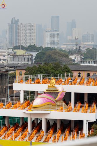 ภาพ No.300006:วันที่ 22 มกราคม พ.ศ.2569 พระธรรมยาตราปฏิบัติธรรม และถ่ายภาพหมู่ประวัติศาสตร์ ณ อาคารธรรมยาตรา กตัญญูบูชามหาปูชนียาจารย์  ตรงข้ามวัดปากน้ำภาษีเจริญ จ.กรุงเทพมหานคร ในโครงการธรรมยาตรา กตัญญูบูชา มหาปูชนียาจารย์ พระมงคลเทพมุนี(สด จนฺทสโร) พระผู้ปราบมาร อนุ